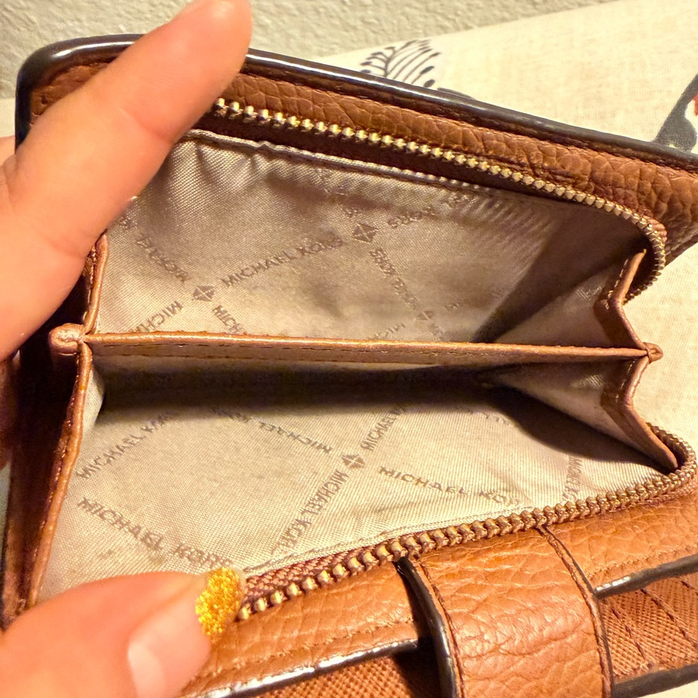 Michael Kors Brown Leather Card Holder - Picture 10 of 16